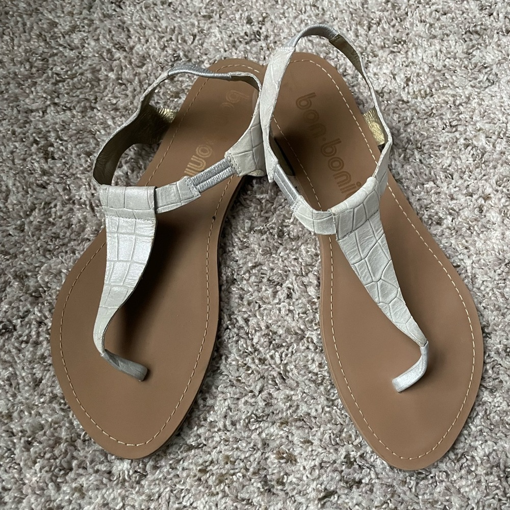 Bon-bonite Metallic Silver Sandals | Size 9 | Excellent Condition